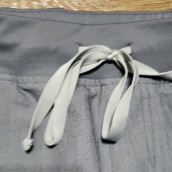 Figs Gray Scrub Pants with Tapered Leg Design Tie Waist - Picture 5 of 10